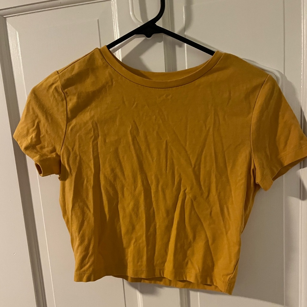 Simple cropped tee (mustard)